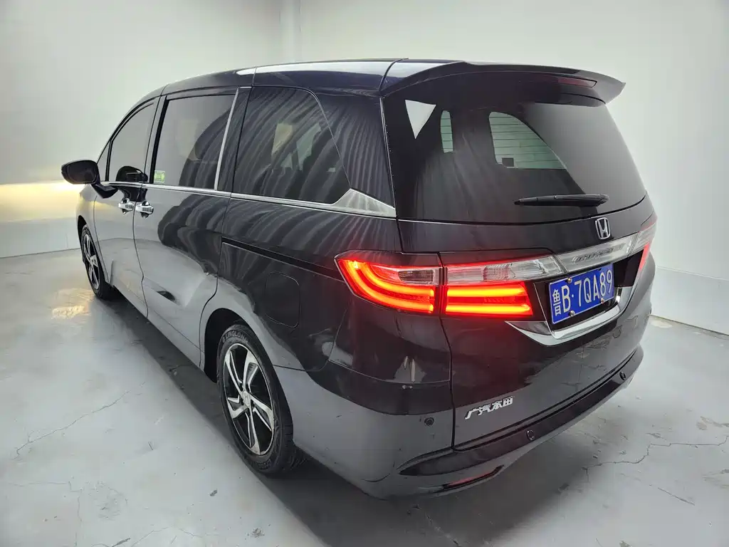 Honda Odyssey 2017 — фото 3