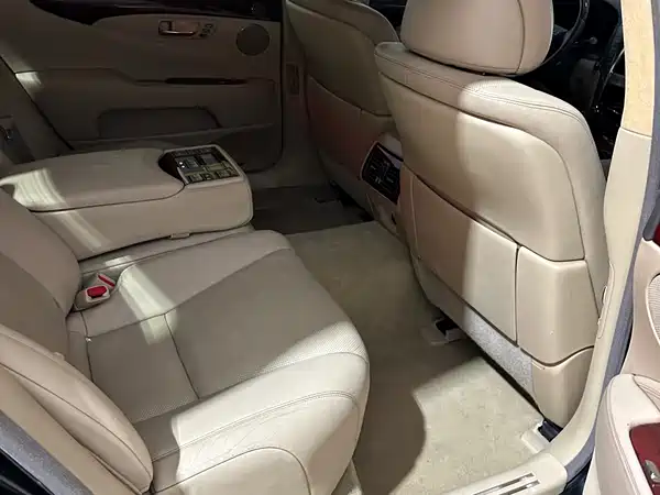 Lexus LS 2006