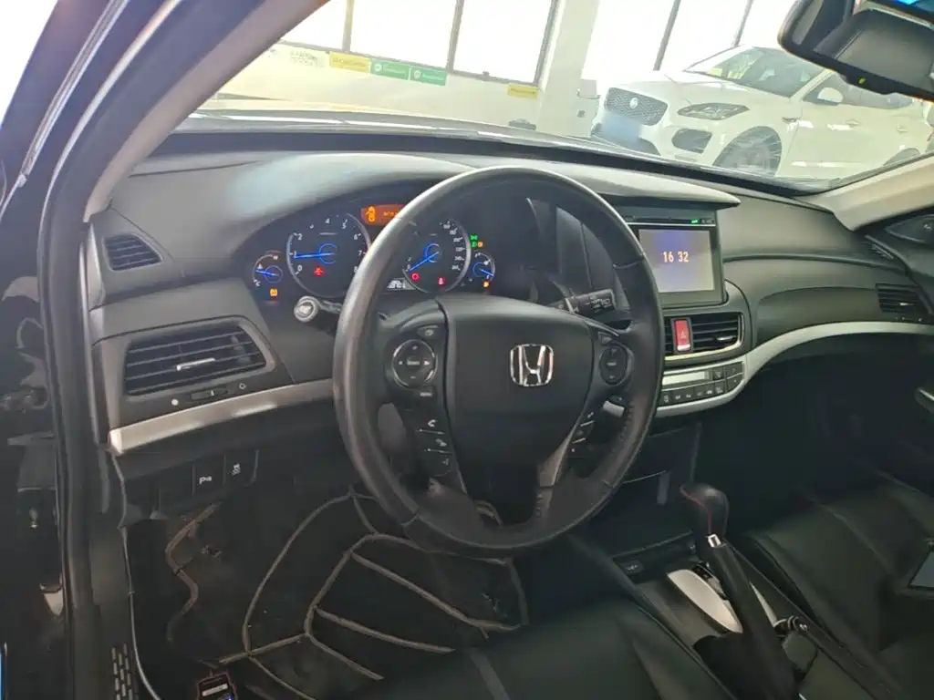 Honda Crosstour 2014 — фото 10