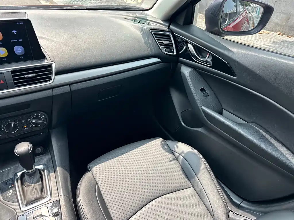 Mazda 3 Axela 2015 — фото 13