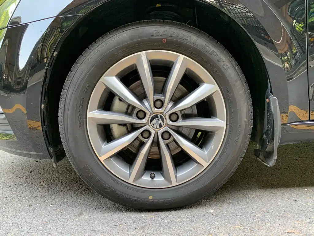 Skoda Octavia 2018 — фото 18