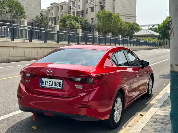Mazda 3 Axela 2015