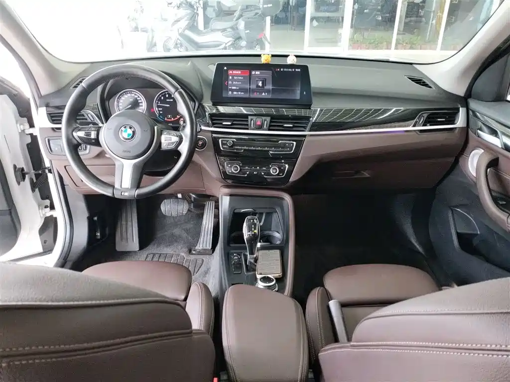 BMW X1 2021 — фото 9