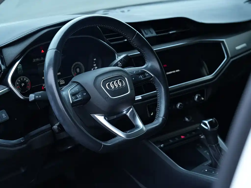 Audi Q3 2022 — фото 10