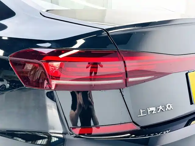 Volkswagen Passat 2022 — фото 19