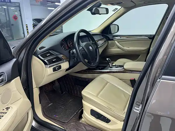 BMW X5 2011