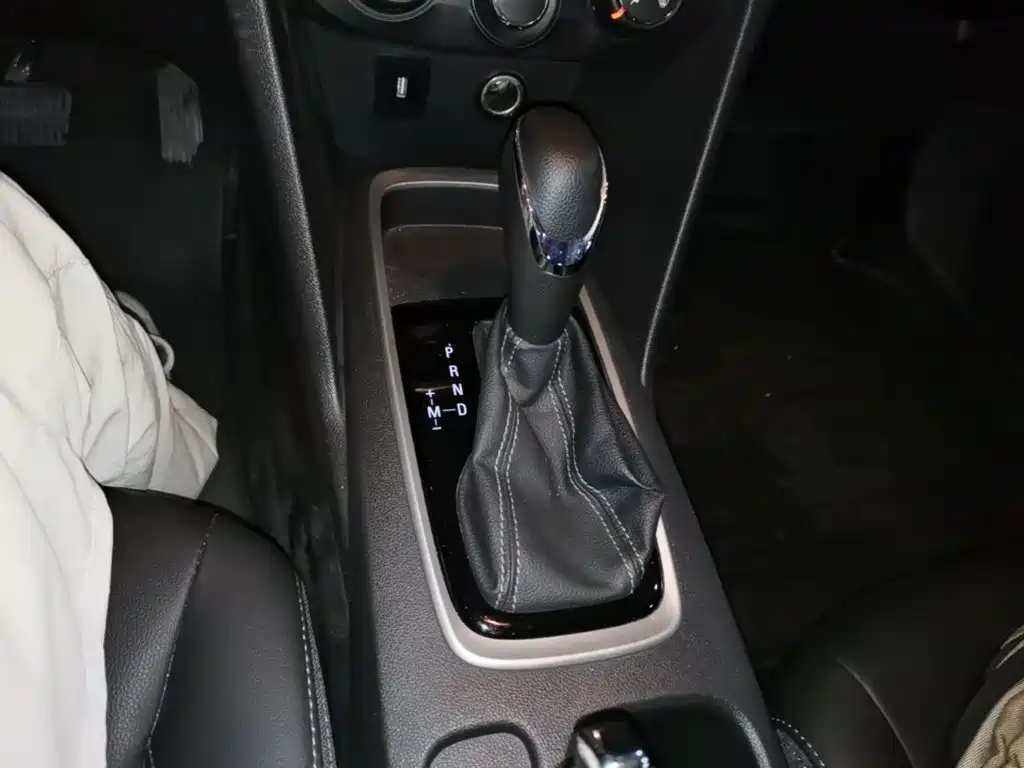 Chevrolet Cavalier 2018 — фото 14