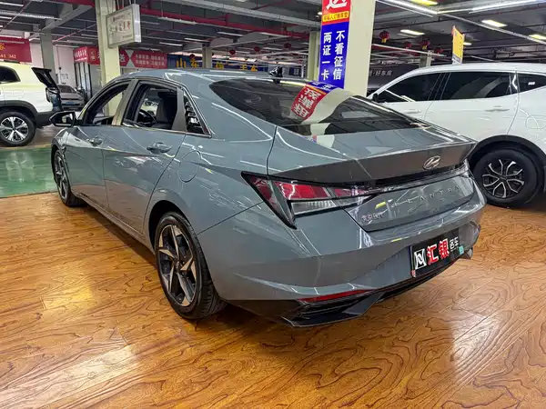 Hyundai Elantra 2021