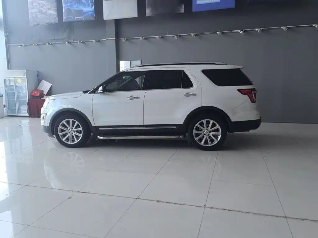 Ford Explorer 2016 — фото 10