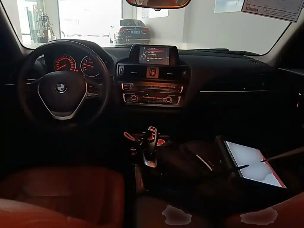 BMW 1 Series 2014 — фото 10