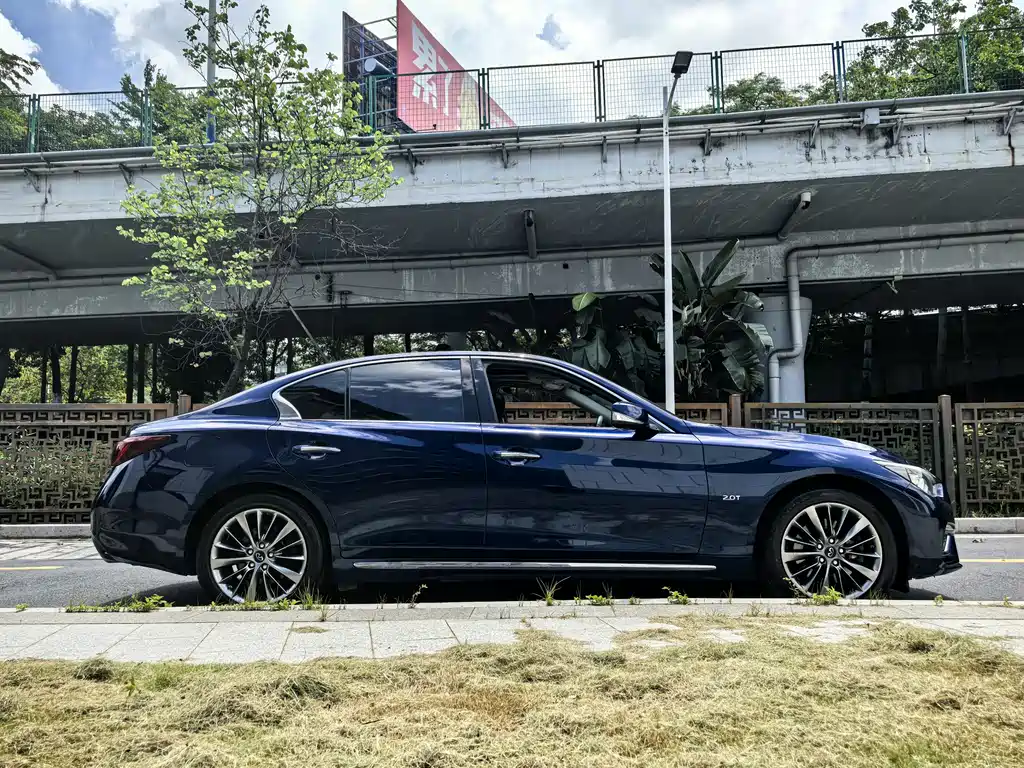 Infiniti Q50L 2018 — фото 13