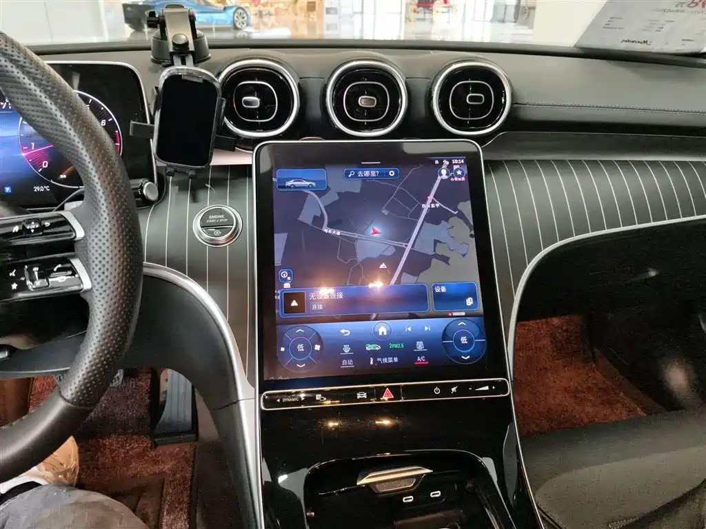 Mercedes-Benz C-Class 2023 — фото 13