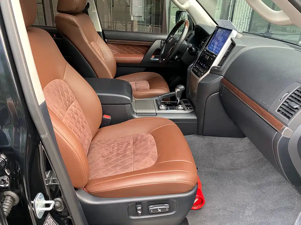 Toyota Land Cruiser 2019 — фото 23