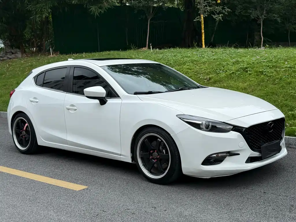 Mazda 3 Axela 2019 — фото 3