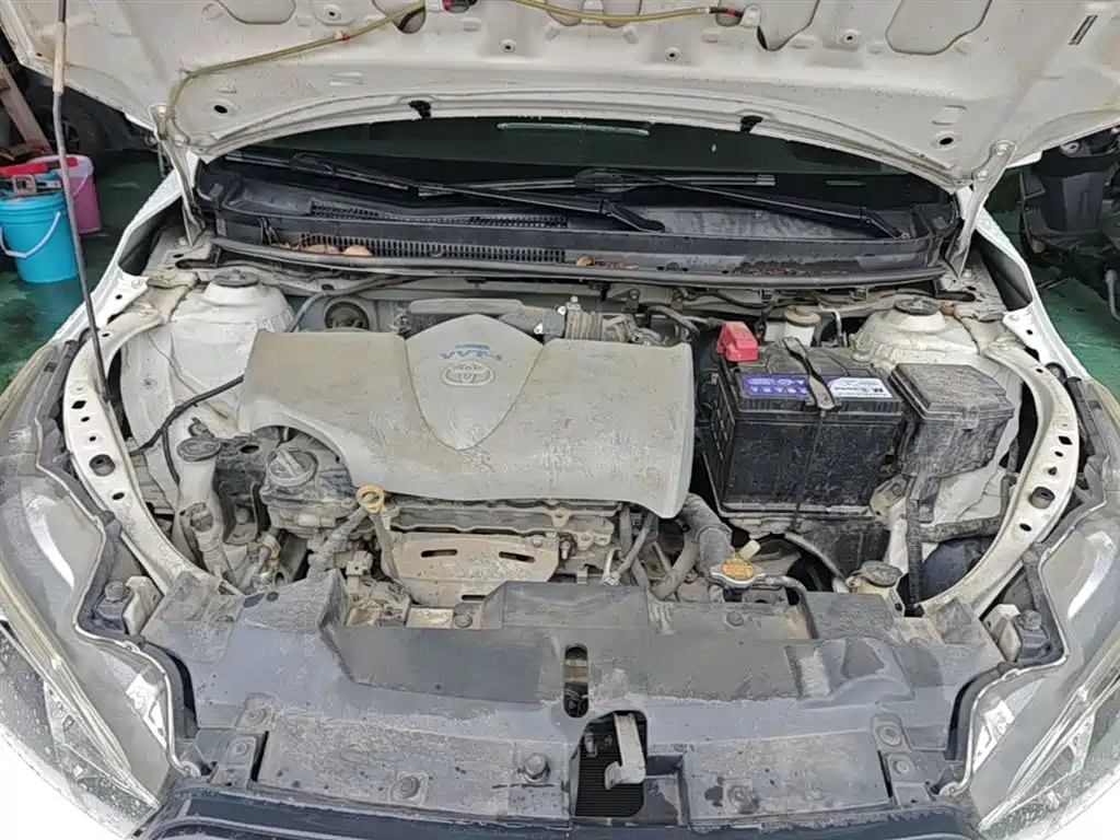 Toyota Yaris L 2015 — фото 20
