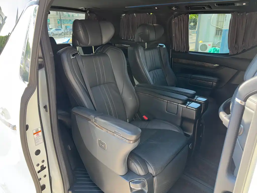 Toyota Alphard 2018 — фото 15