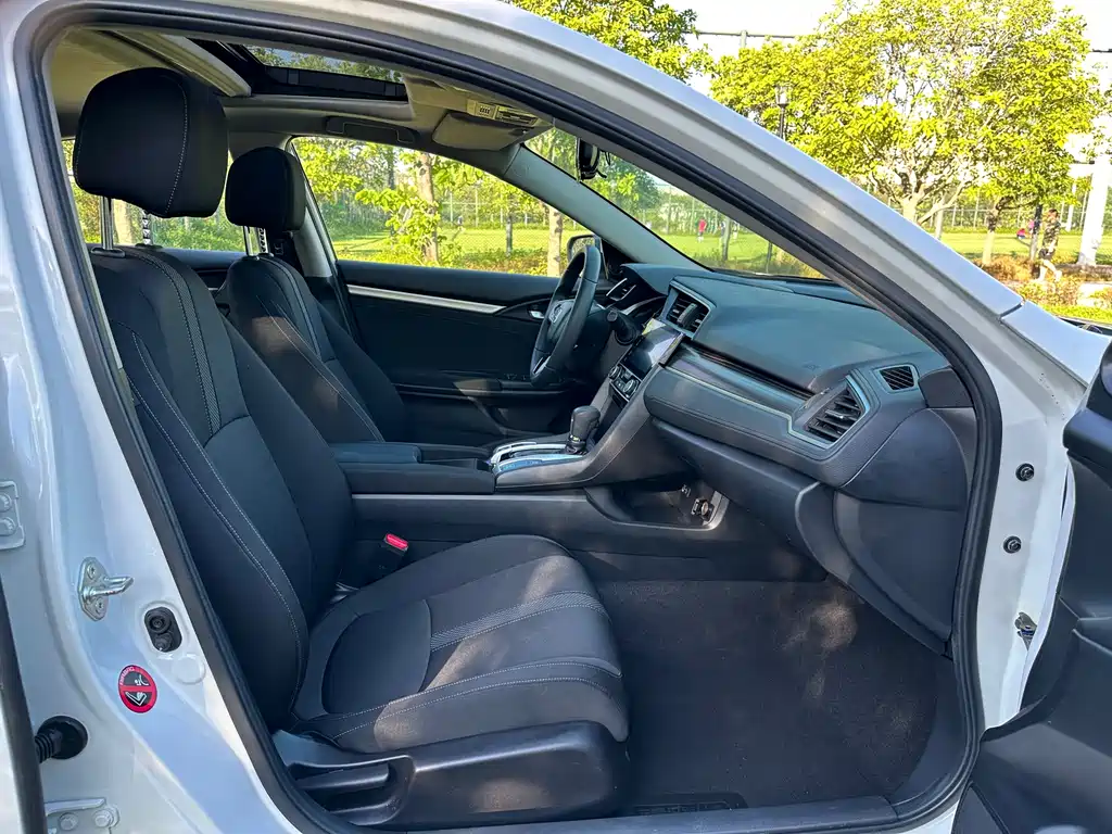 Honda Civic 2020 — фото 12