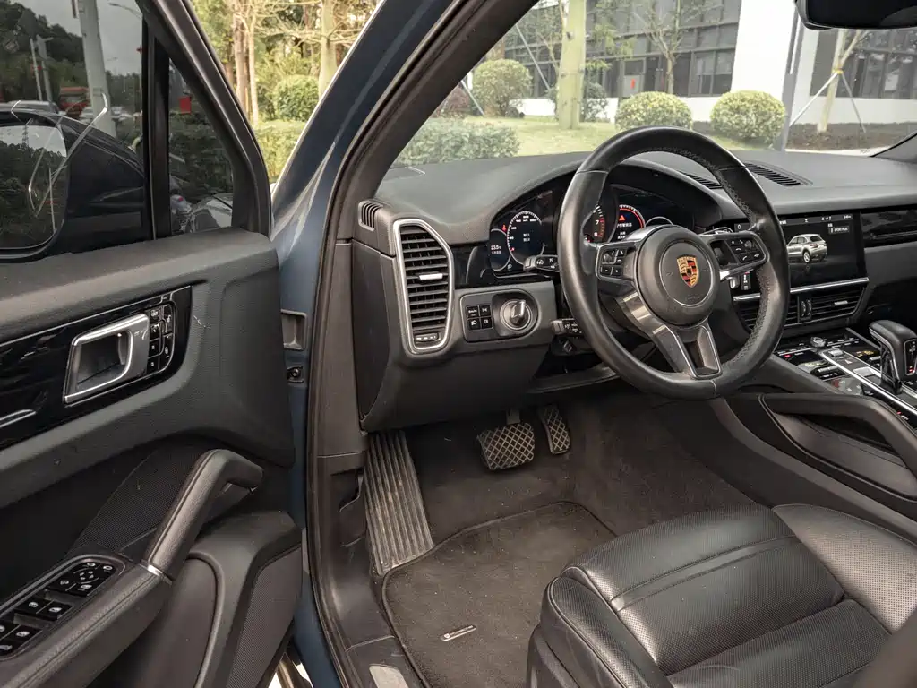 Porsche Cayenne 2018 — фото 14
