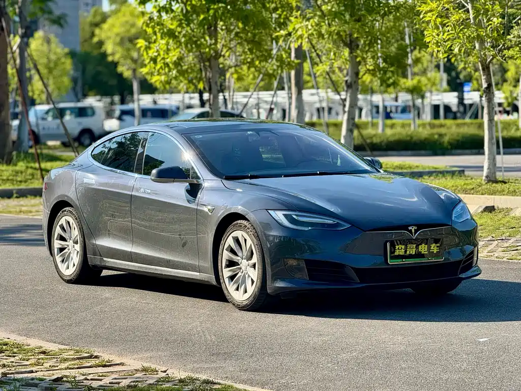 Tesla Model S 2017 — фото 3