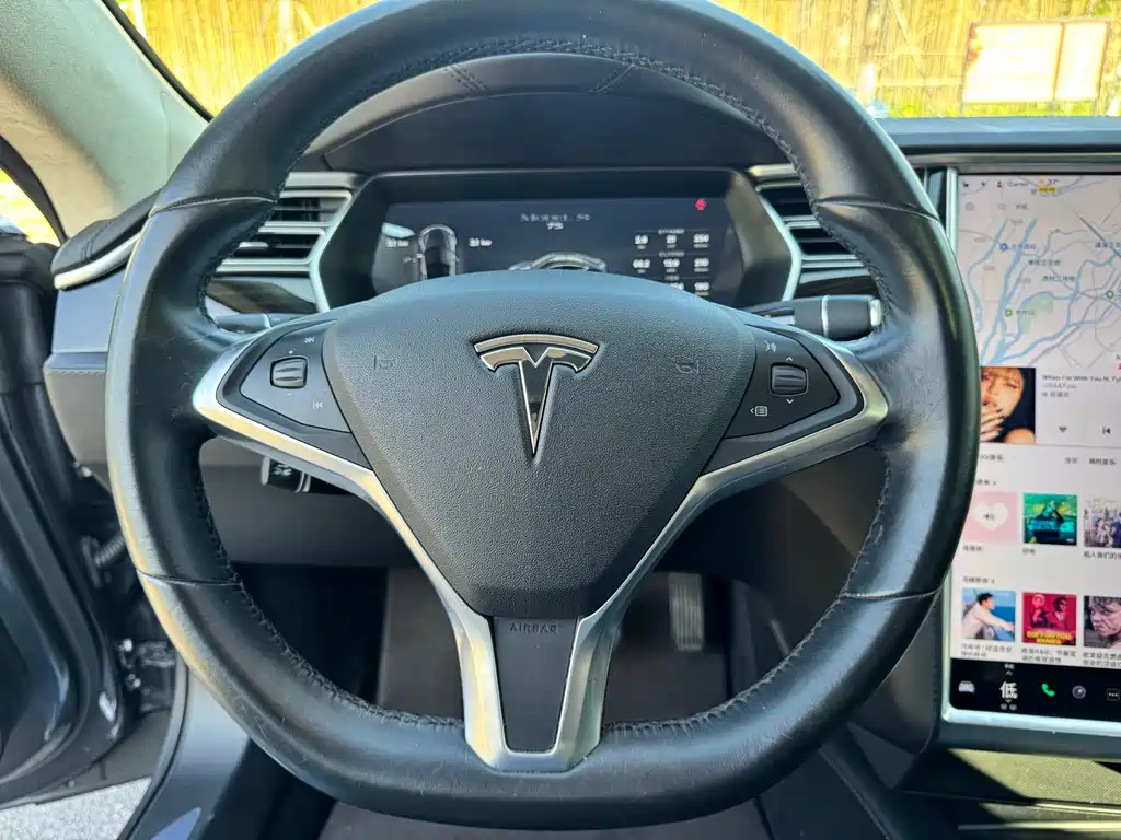 Tesla Model S 2017 — фото 9