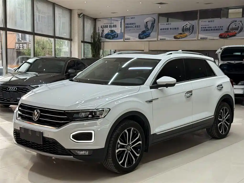 Volkswagen T-Roc 2022 — фото 1