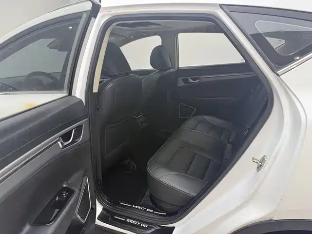 Geely Emgrand GS 2019 — фото 12
