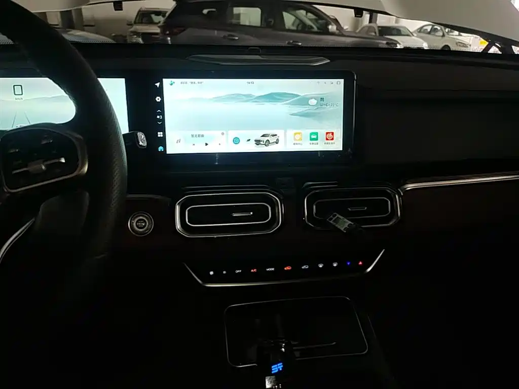 Jetour X70 PLUS 2025 — фото 13
