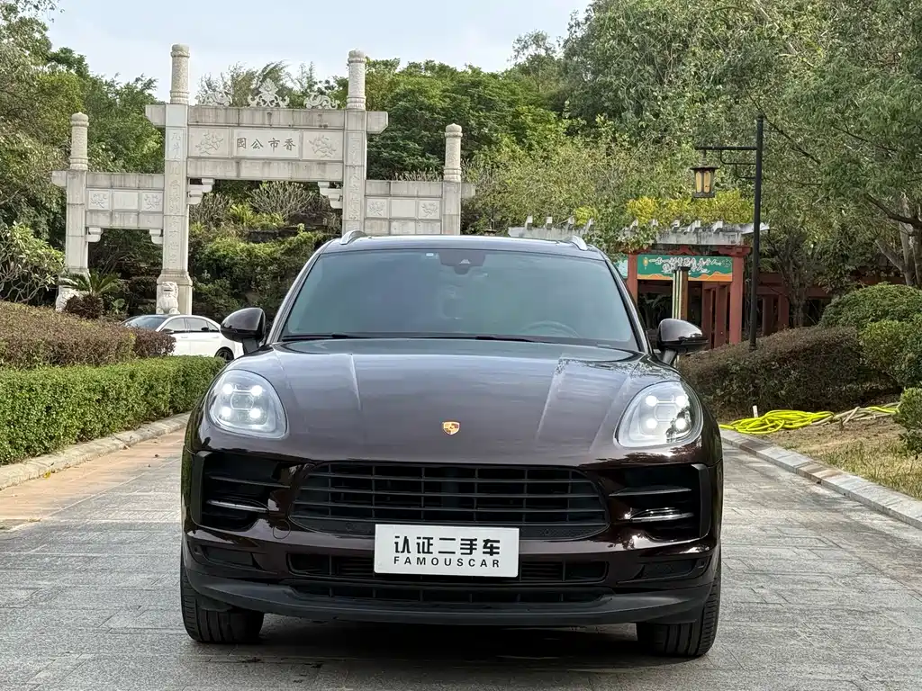 Porsche Macan 2019 — фото 1