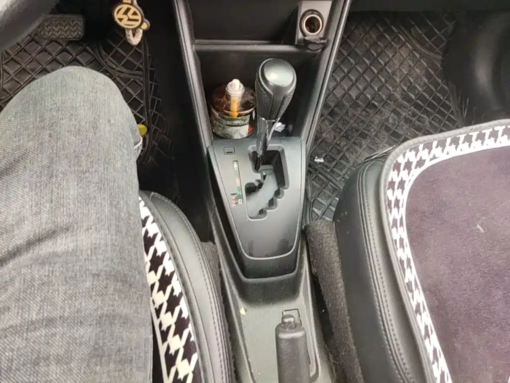 Toyota Yaris L 2017 — фото 14
