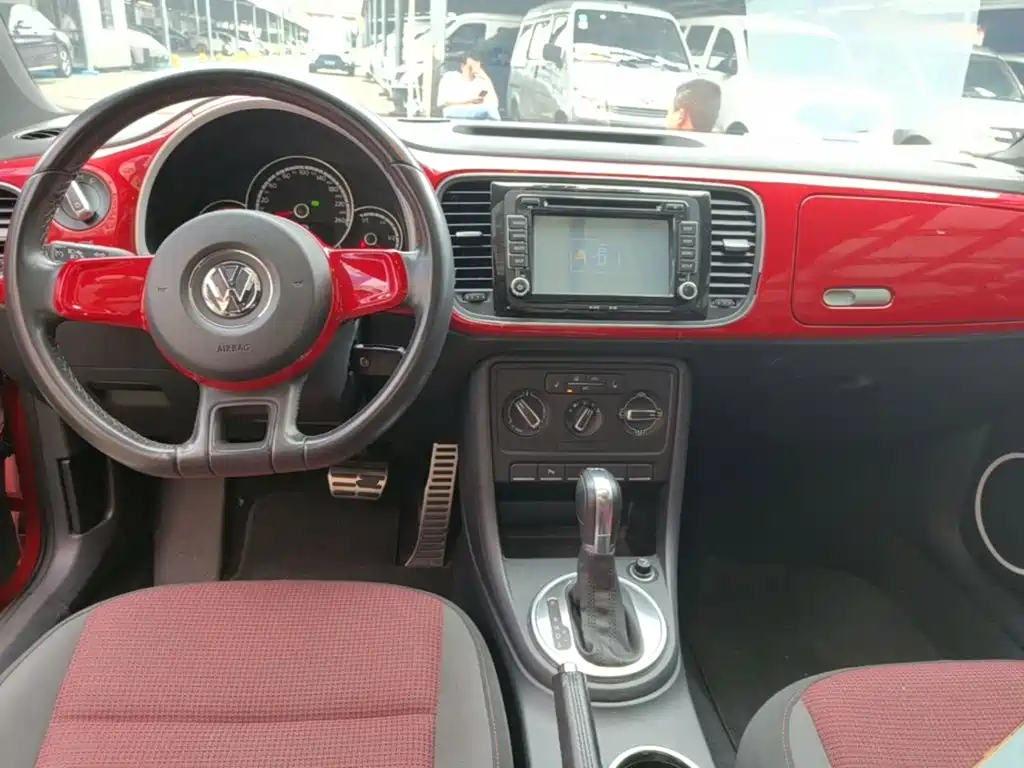 Volkswagen Beetle 2015 — фото 10