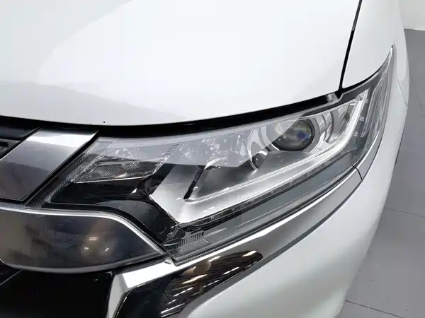 Mitsubishi Outlander 2021