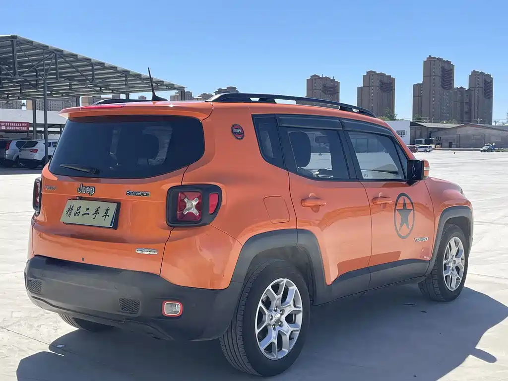 Jeep Renegade 2017 — фото 9
