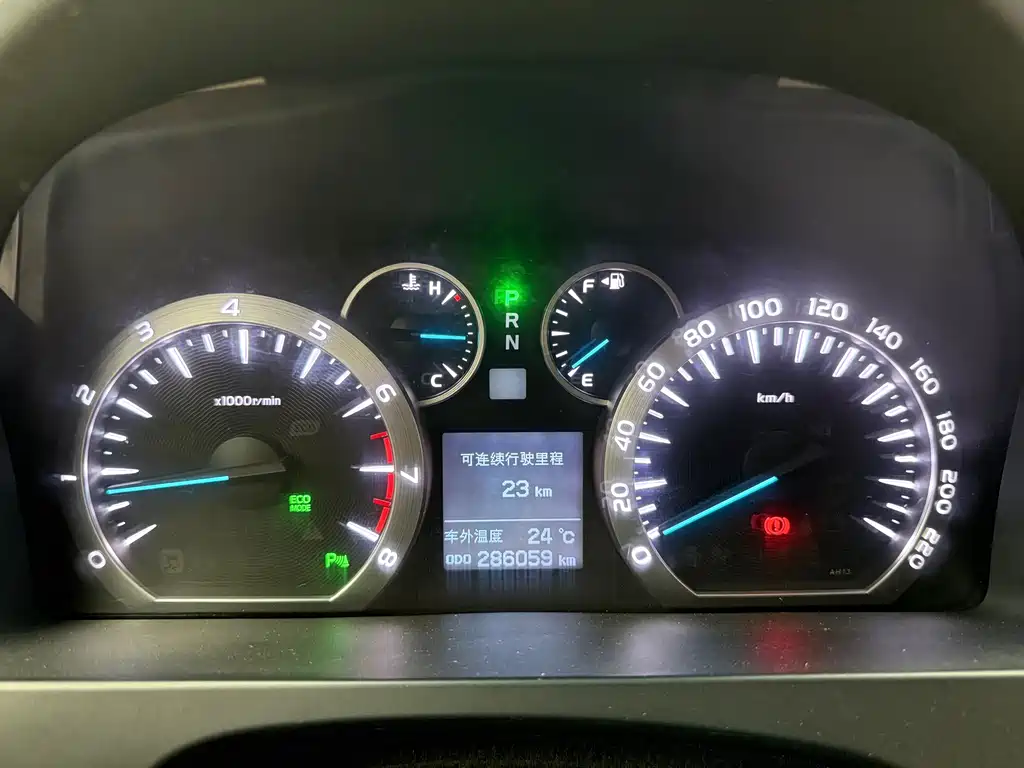 Toyota Alphard 2014 — фото 10