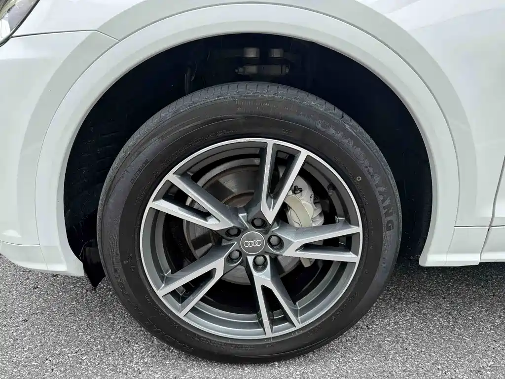 Audi Q5L 2019