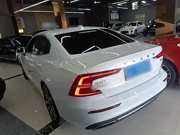 Volvo S60 2022