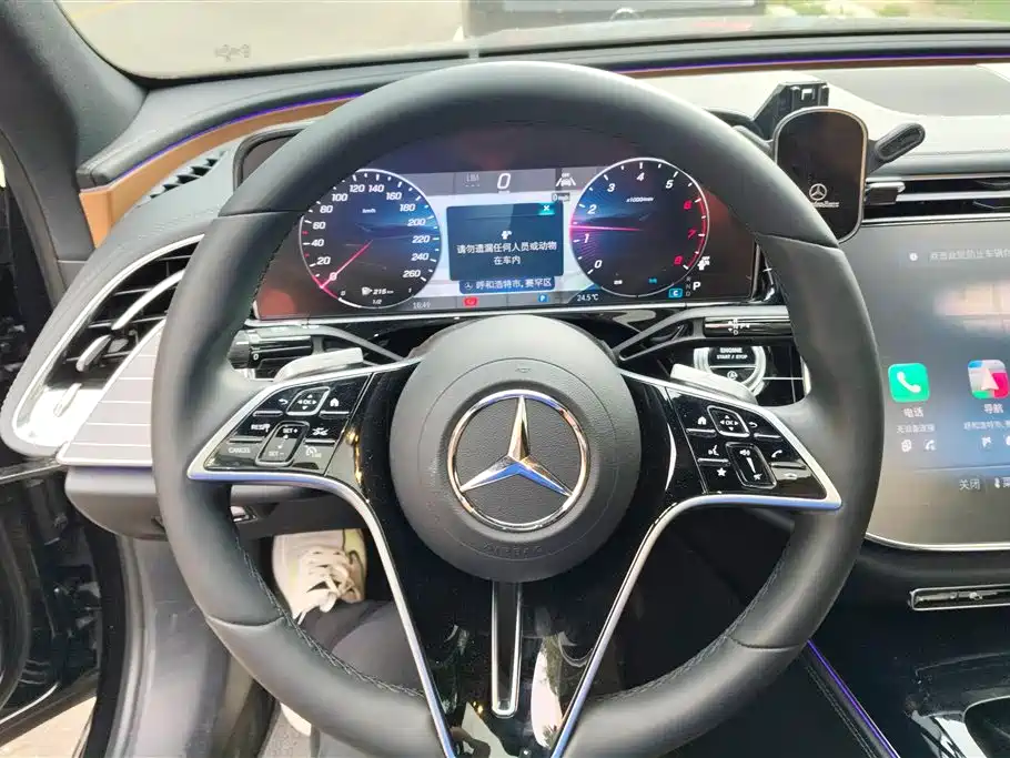Mercedes-Benz E-Class 2025 — фото 15