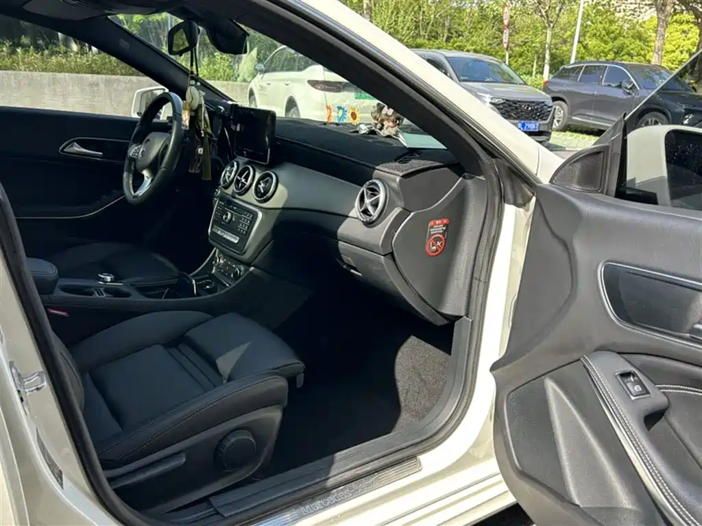 Mercedes-Benz CLA 2017 — фото 17