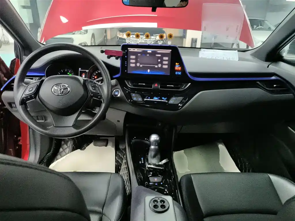 Toyota C-HR 2020 — фото 10