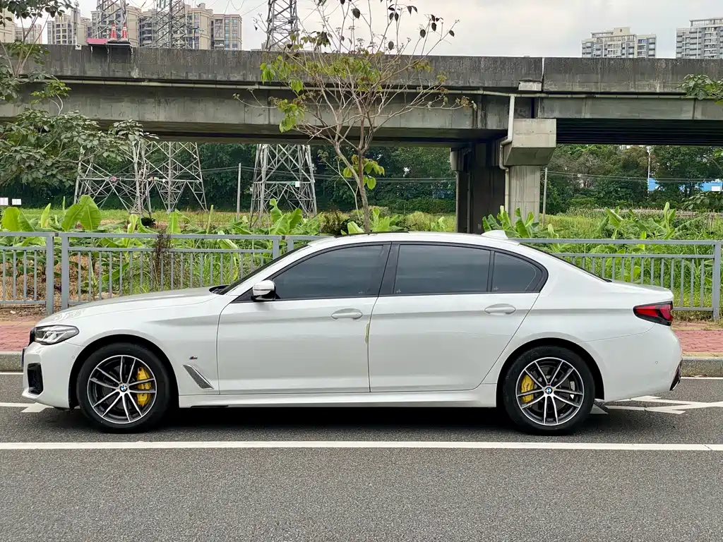 BMW 5 Series 2022