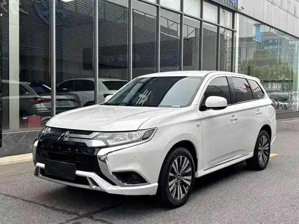 Mitsubishi Outlander 2021