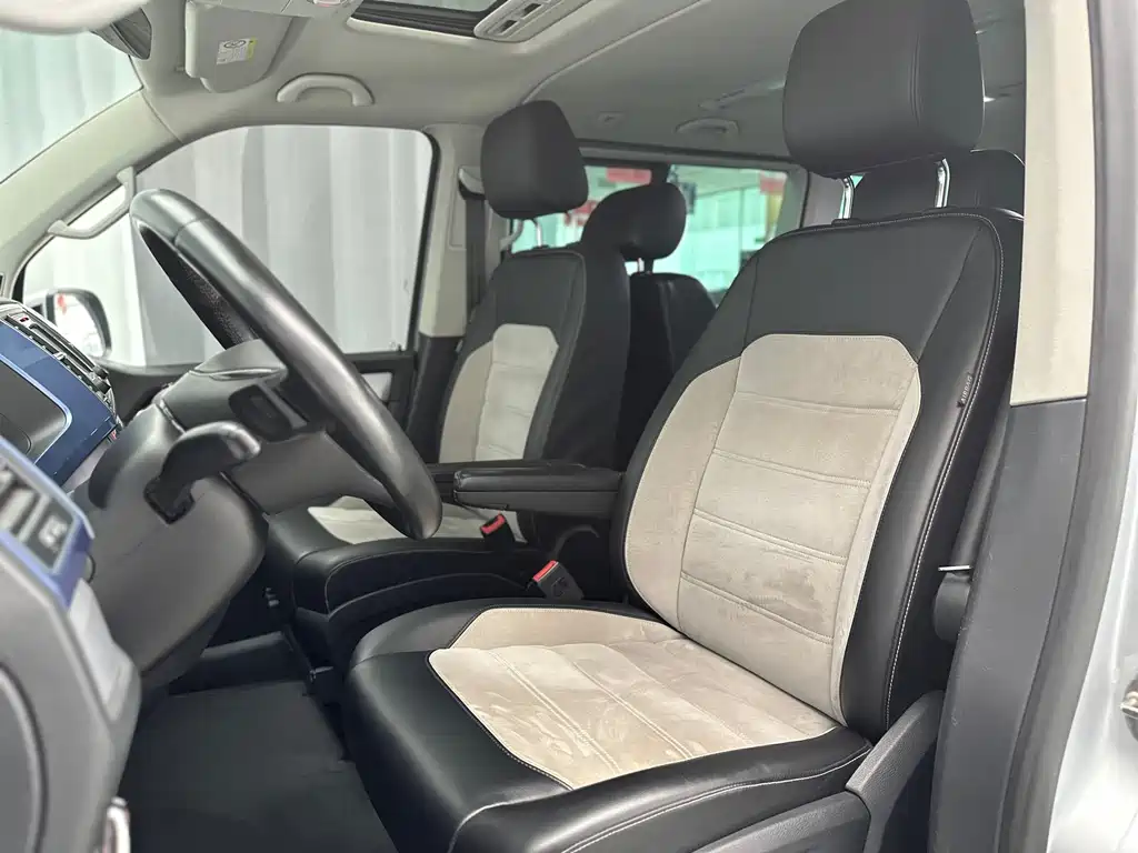 Volkswagen Multivan 2018 — фото 20