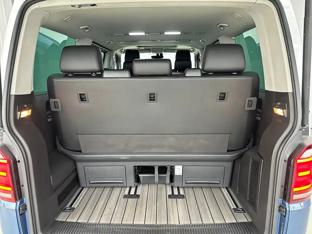 Volkswagen Multivan 2018 — фото 46