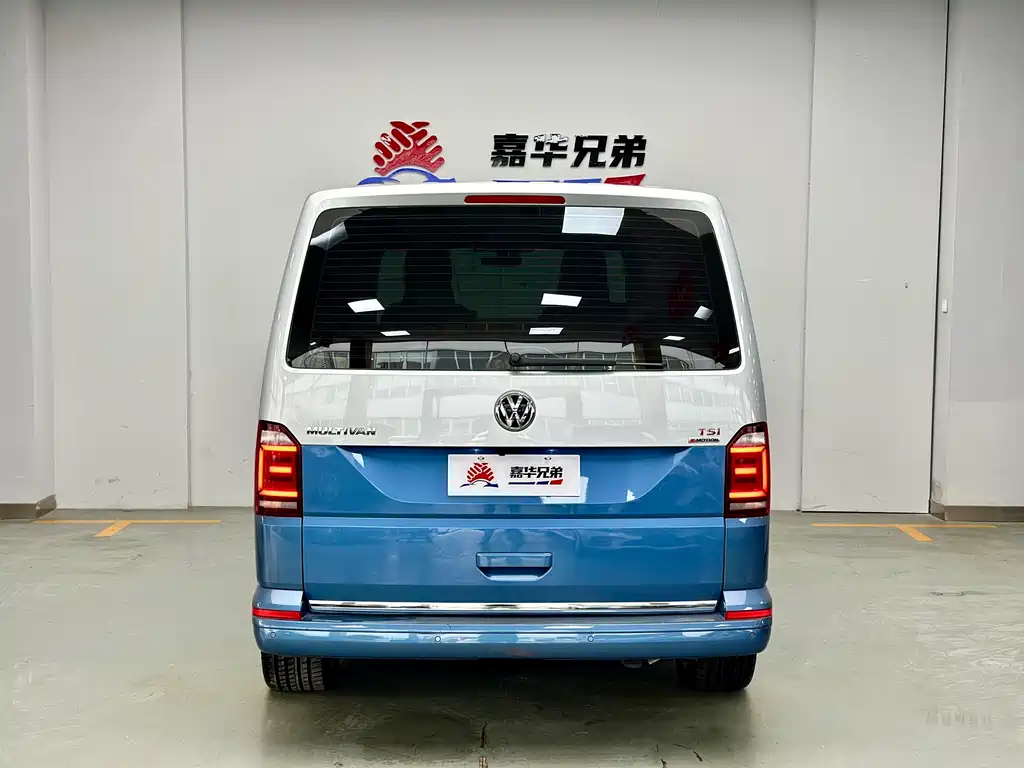 Volkswagen Multivan 2018 — фото 11