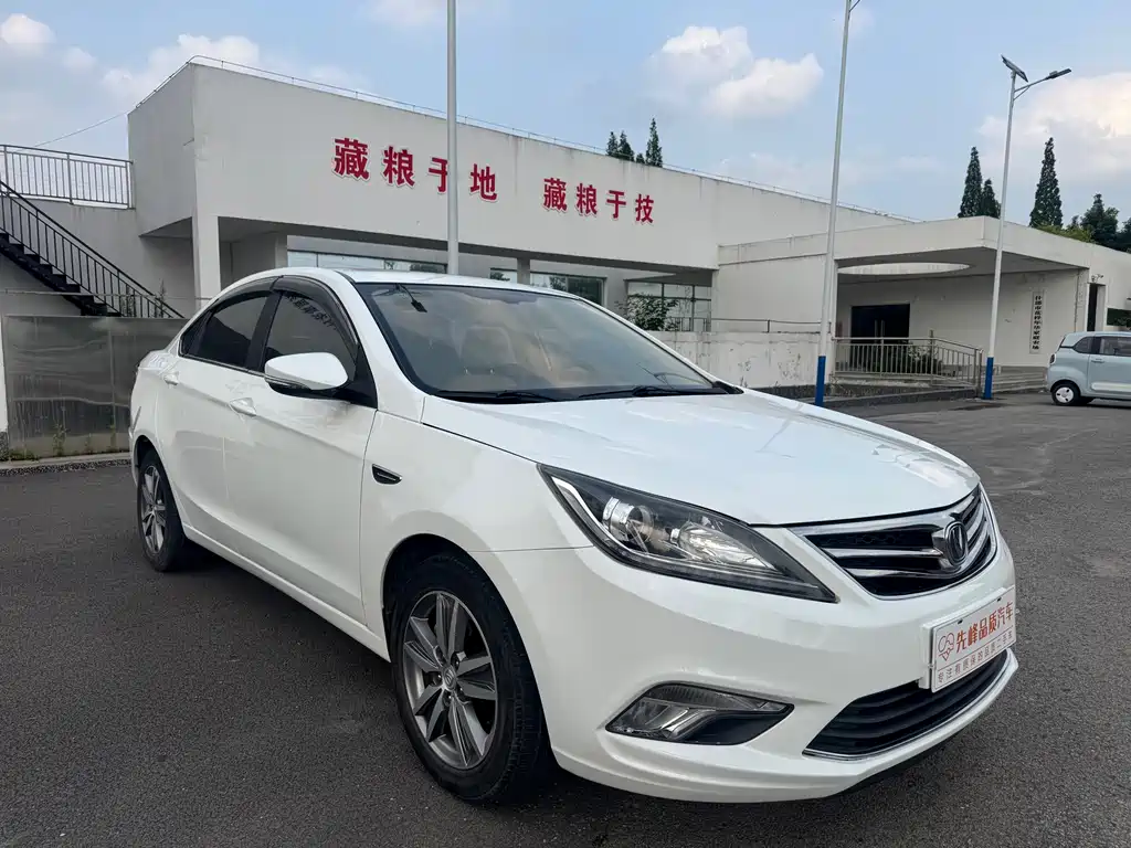 Changan Eado 2017 — фото 3
