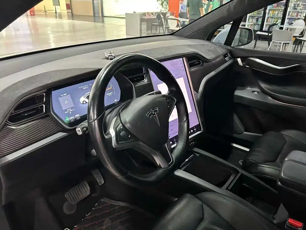 Tesla Model X 2017 — фото 7