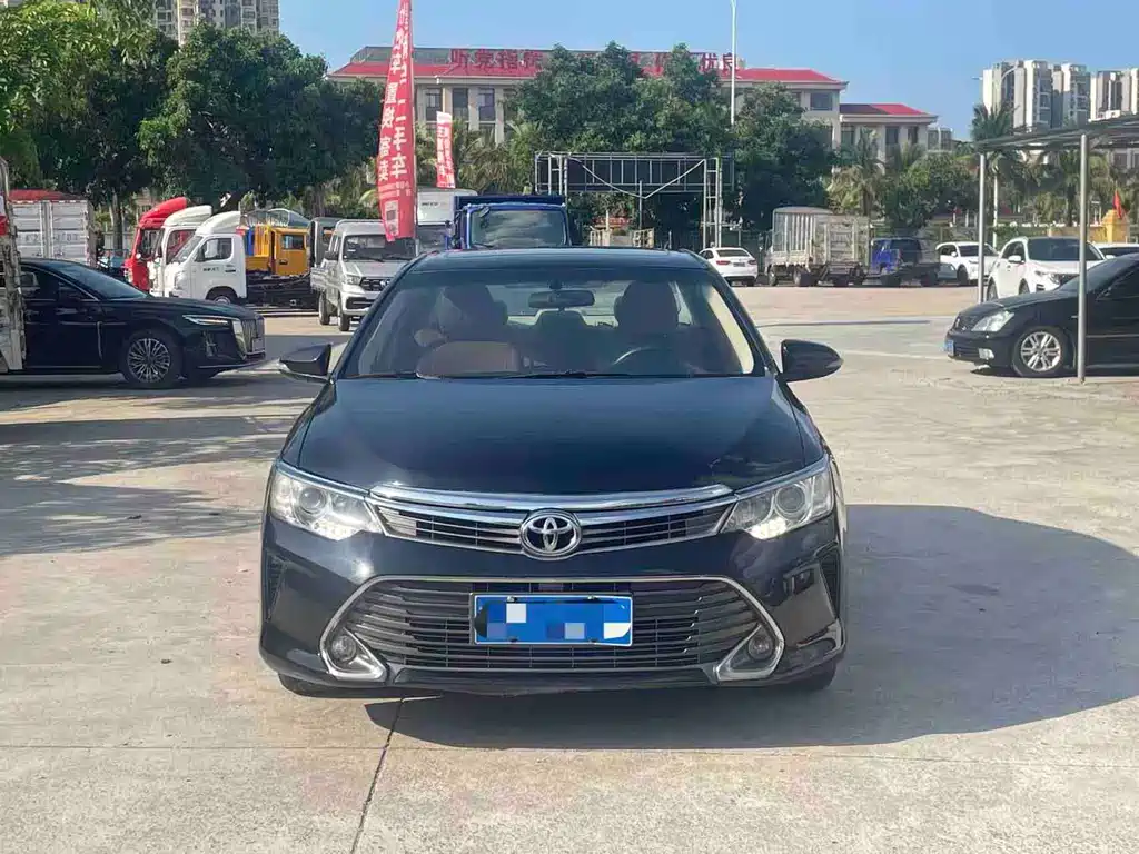 Toyota Camry 2017 — фото 2