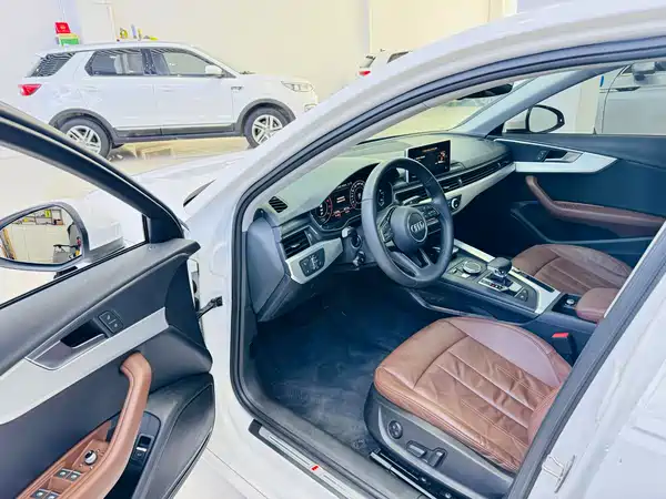 Audi A4L 2019