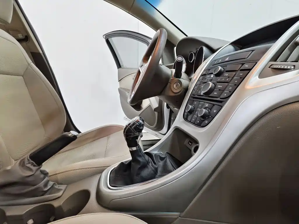 Buick Excelle 2014 — фото 15