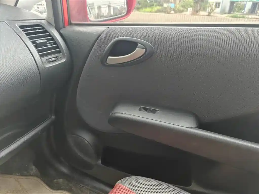 Honda Fit 2006 — фото 15