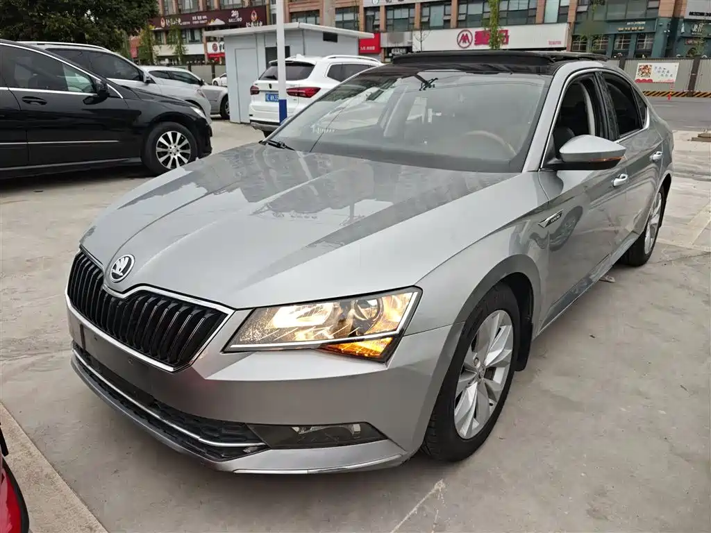 Skoda Superb 2019